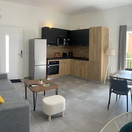 Hoteliere Les Hameaux De Saint Cyprien 35 M2 1 Леччи