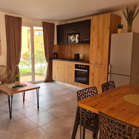 Hoteliere Les Hameaux De Saint Cyprien 35 M2 1 Апартаменты Леччи