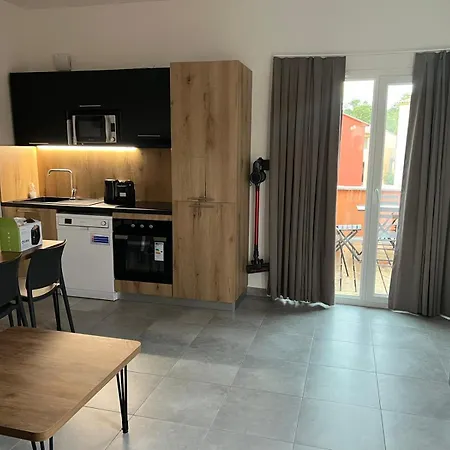 Hoteliere Les Hameaux De Saint Cyprien 35 M2 1 * Леччи