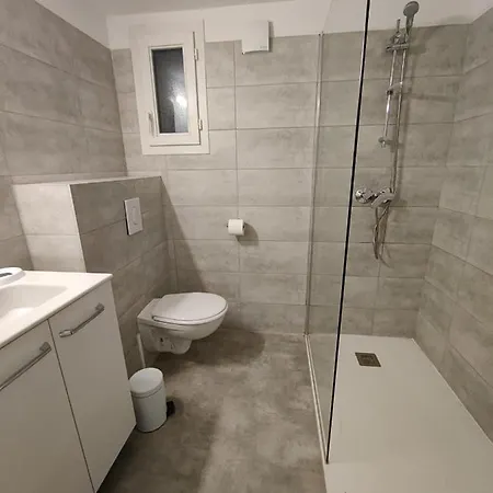 Hoteliere Les Hameaux De Saint Cyprien 35 M2 1 Lecci