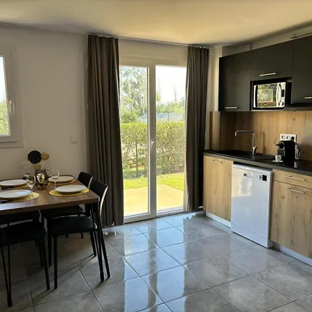 Résidence Hôtelière Les Hameaux De Saint Cyprien 35 M2 1 * Lecci