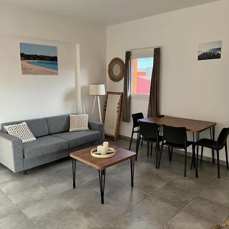 Hoteliere Les Hameaux De Saint Cyprien 35 M2 1 * Lecci