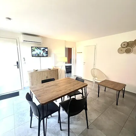 Résidence Hôtelière Les Hameaux De Saint Cyprien 35 M2 1 * Lecci