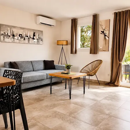 Résidence Hôtelière Les Hameaux De Saint Cyprien 35 M2 1 Appartamento Lecci