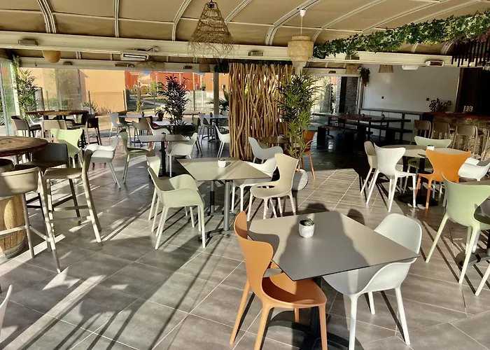 Hoteliere Les Hameaux De Saint Cyprien 35 M2 1 * Lecci