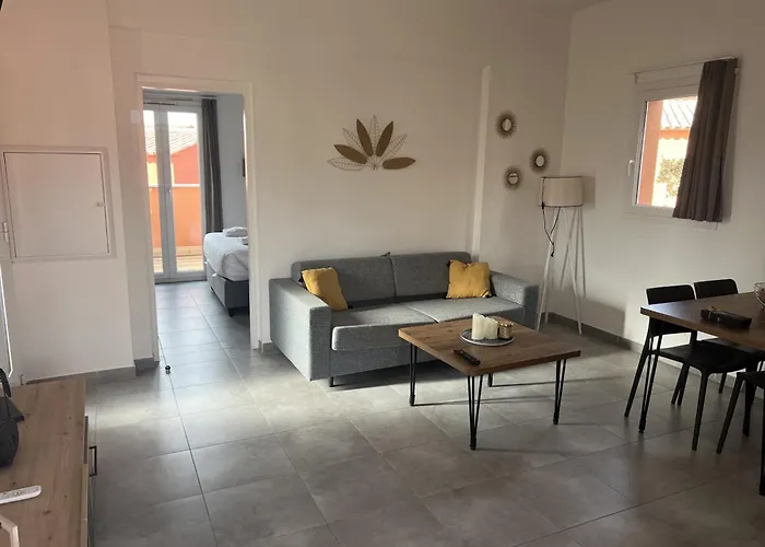 Hoteliere Les Hameaux De Saint Cyprien 35 M2 1 Lecci