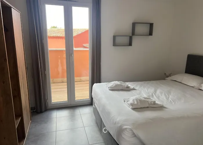 Hoteliere Les Hameaux De Saint Cyprien 35 M2 1 * Lecci
