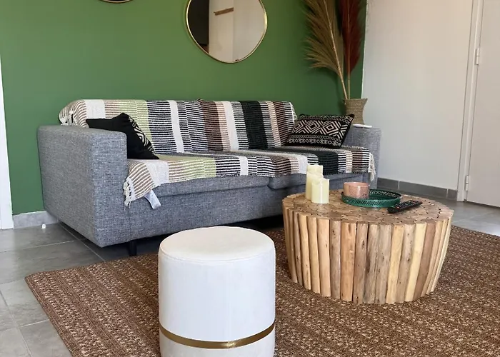 Résidence Hôtelière Les Hameaux De Saint Cyprien 35 M2 1 * Lecci