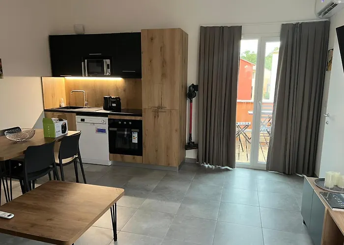 Résidence Hôtelière Les Hameaux De Saint Cyprien 35 M2 1 * Lecci