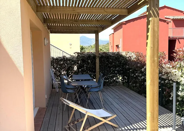Résidence Hôtelière Les Hameaux De Saint Cyprien 35 M2 1 * Lecci